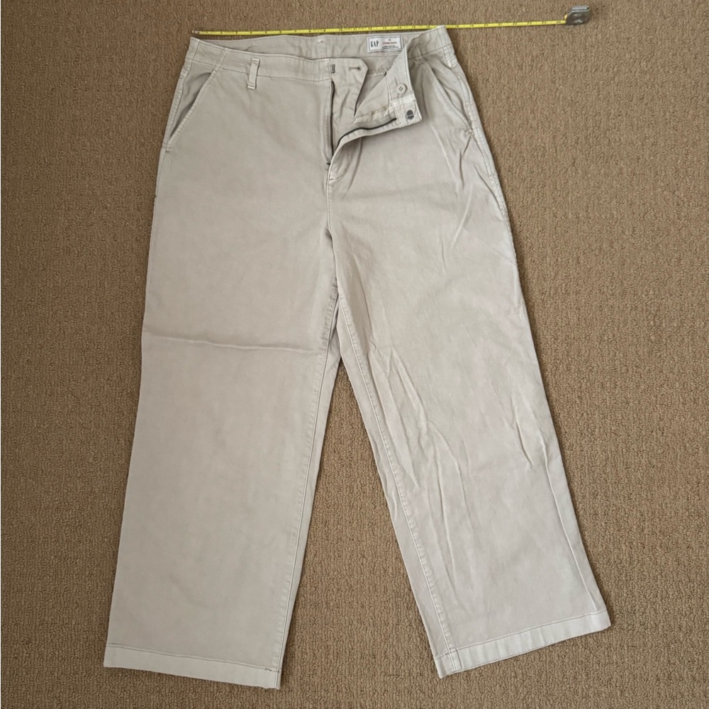 GAP Woman’s Khaki Chinos 100% cotton size 16 like new
